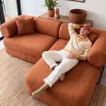 Sofá Cama Casal Flow 2 Lugares na Caixa – Bouclé Terracota - foto 3